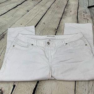 24 Maurices White Jean Capris